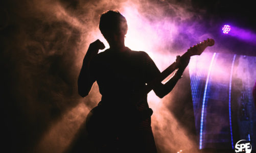 HAY FIESTA EN EL BARRIO