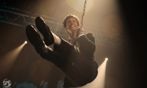 THE NEIGHBOURHOOD EN VORTERIX: LA VECINDAD CENTENNIAL