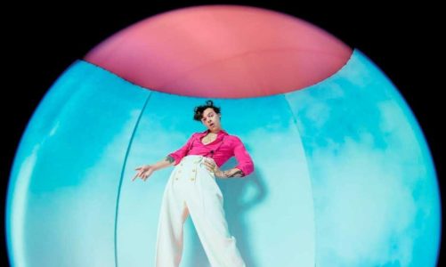 HARRY STYLES ‘FINE LINE’: CON BUENOS OUTFITS Y AZÚCAR DE SANDÍA