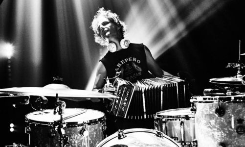 FERNANDO SAMALEA ES EL DETECTIVE DEL ROCK