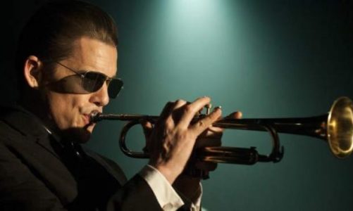 EXCESOS Y DECESOS: BORN TO BE BLUE