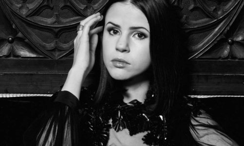 MARINA KAYE: “TODA MI VIDA ME SENTÍ COMO UNA OVEJA NEGRA”