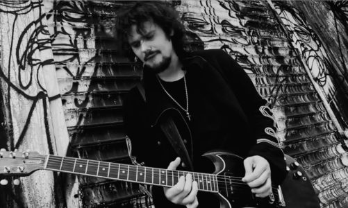 BLUHAUZ: RENACER CONSCIENTE Y EXPERIMENTADO