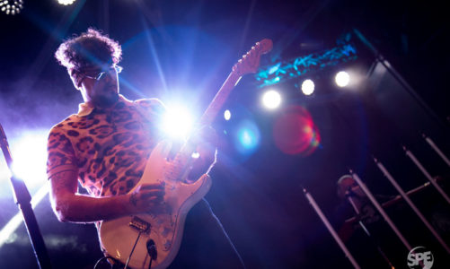 LAS FOTOS DE DANTE SPINETTA EN EL KONEX