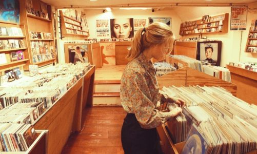 DESARMANDO EL ROMPECABEZAS MUSICAL: DISCOGRÁFICAS