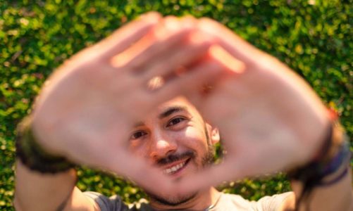 UNIVERSO PUPI CASTRO: DEL STAND UP A LA MÚSICA