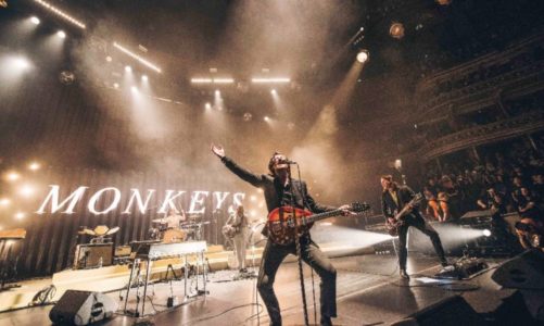 ARCTIC MONKEYS LANZA VIDEO EN VIVO DE 'ARABELLA'