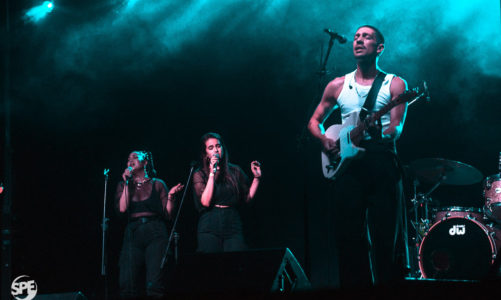 LAS FOTOS DE VALDES E HIPNÓTICA EN EL ANFITEATRO