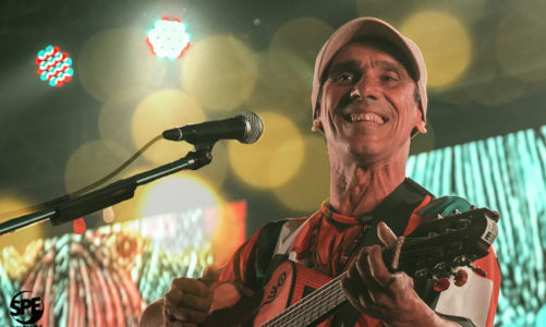 MANU CHAO EN BUENOS AIRES: EL CHAPULÍN QUE NUNCA ESTÁ SOLO