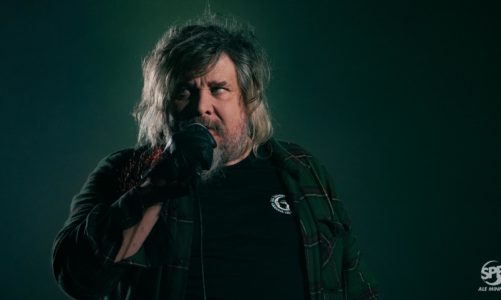 MASSACRE Y EL MAMUT EN TEATRO COLISEO