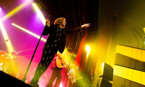 BANDALOS CHINOS EN TEATRO OPERA