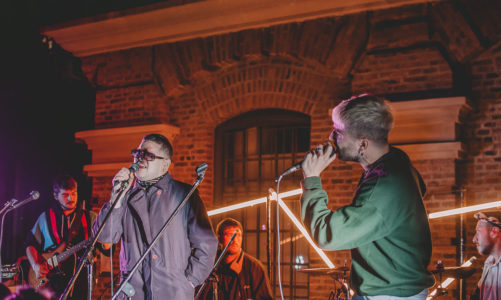 CLARA CAVA, ELMALAMIA, CARLOTA URDIALES Y MÁS EN CAMPING