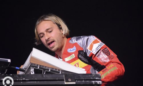 EL VIAJE DE FLUME EN C ART MEDIA