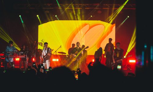 ISLA DE CARAS: UN TALISMÁN QUE MAQUILLA NUESTRA REALIDAD