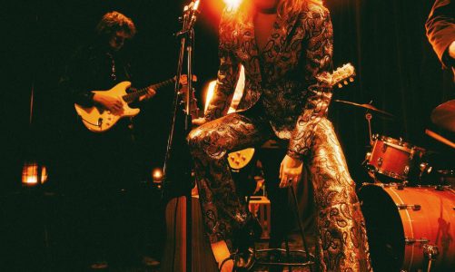 T’SHINE Y LA INESTABILIDAD DE LAS ESTRUCTURAS