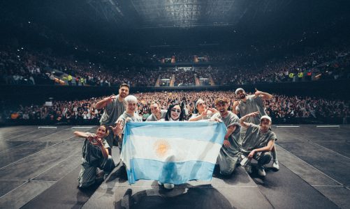 NICKI NICOLE DESLUMBRÓ EN EL MOVISTAR ARENA