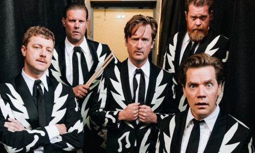 THE HIVES: “NO HAY BANDAS COMO NOSOTROS”