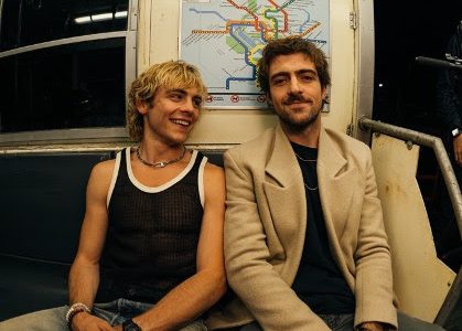 THE DRIVER ERA LANZA VIDEO IRÓNICO PARA "RUMORS"