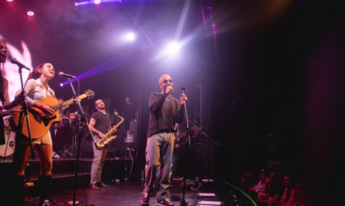 ISLA DE CARAS Y LA REINTERPRETACIÓN CONSTANTE