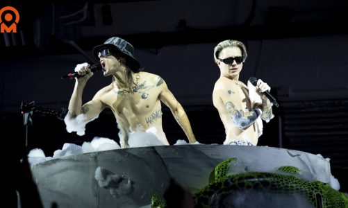 “HAY UN DIABLO QUE ME LLAMA”: CA7RIEL Y PACO AMOROSO PRESENTARON LA PELI DE BAÑO MARÍA