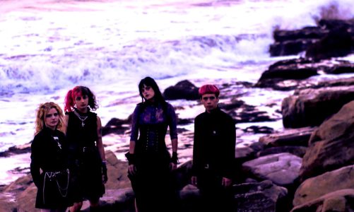 BUENOS VAMPIROS PRESENTA "PUEDO VER EL MAR EN TUS OJOS"