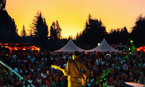 CAMPING BARILOCHE: UNA NOCHE VIBRANTE CON ZOE GOTUSSO Y GAUCHITO CLUB