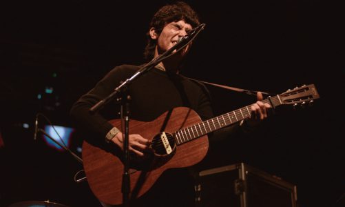 ED MAVERICK: “NO ME GUSTA QUE LA GENTE HABLE EN LOS SHOWS”