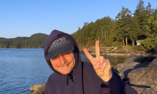 MAC DEMARCO LANZA NUEVO SINGLE Y VIDEO “HOLY”