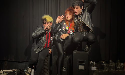 SISTEMA DE ENTRETENIMIENTO: CYBERPUNK EN EL AIRE